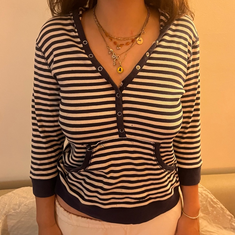 Super cute striped quarter sleeve sweater